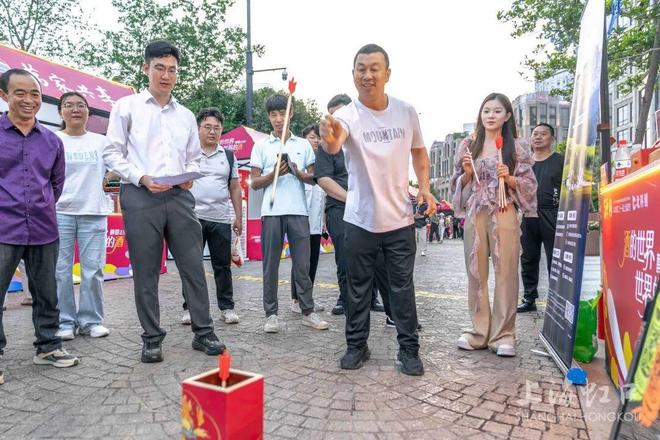 GIfSSfsq5p8IEX1E.jpg