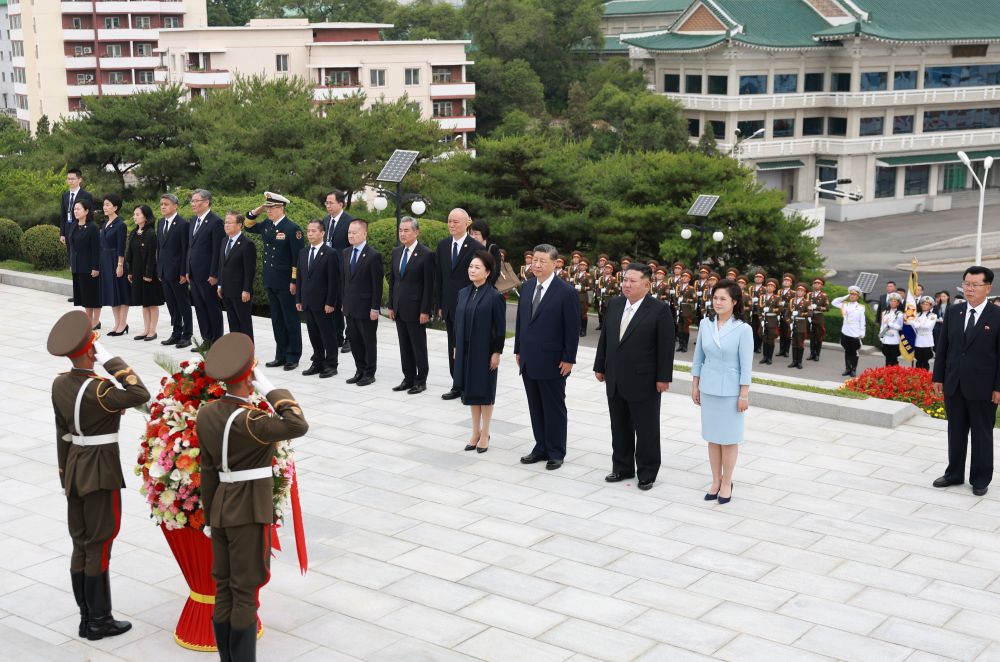 YdU3sUO6t8439utS.jpg