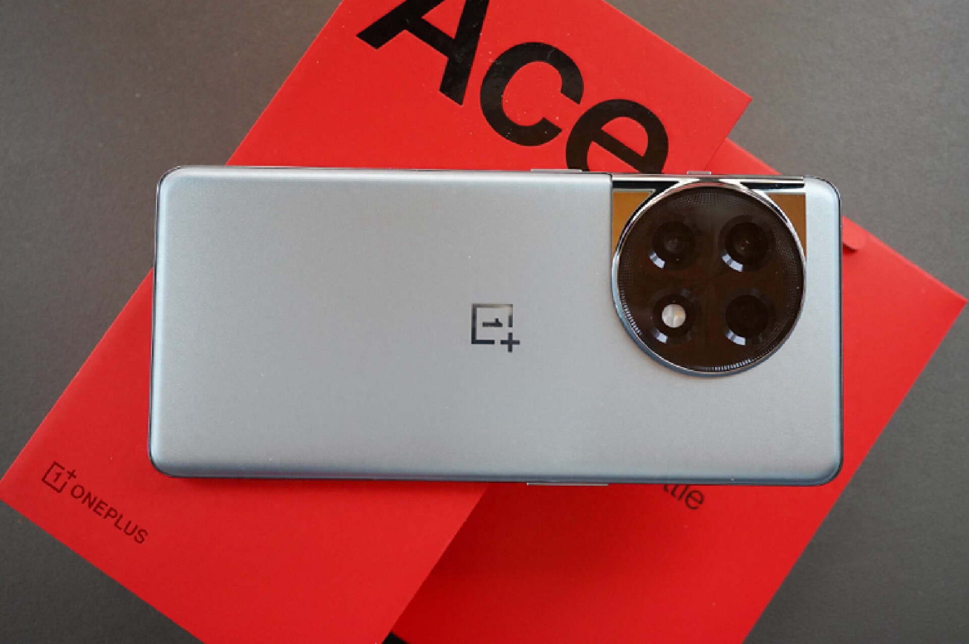 K68Hx184BzEDy91X.jpg