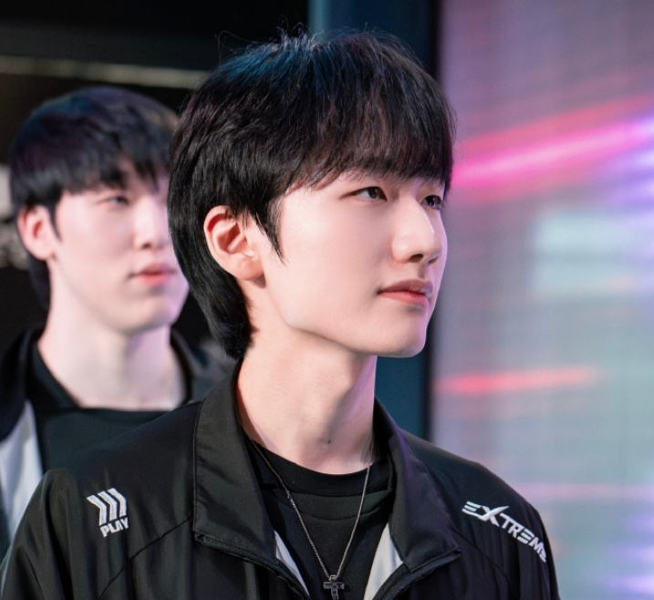 bpjQ6q64lroLYv5q.jpg