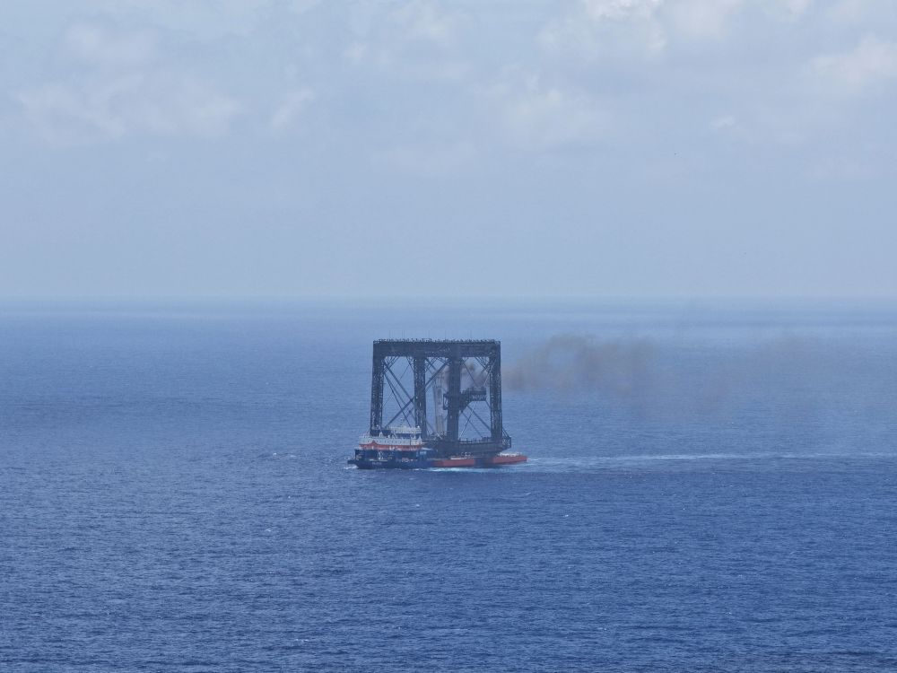 E843ztB668zYq3cC.jpg