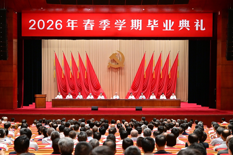 PnZE49EZqmne84NE.jpg