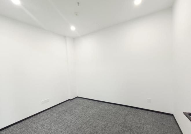 cIqnq6jn68GQcMQU.jpg