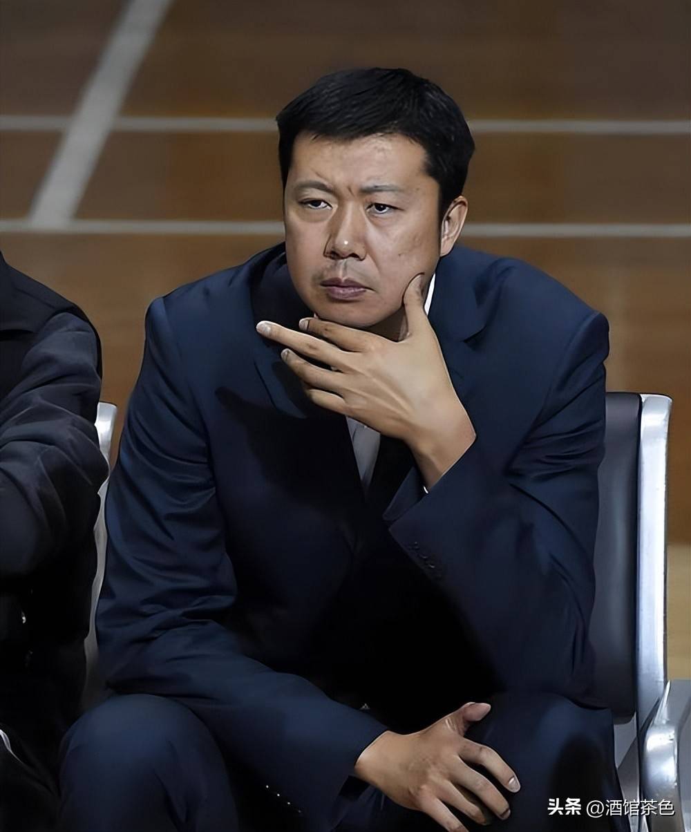 KHUr7615UbWoarxz.jpg